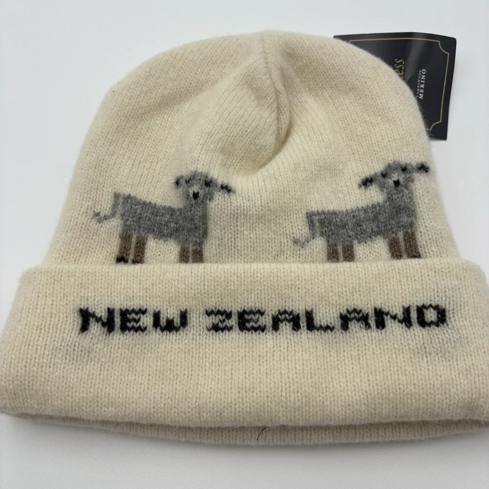 Lothlorian‎ New Zealand Sheep Beanie Hat NWT Merino Lambswool White Knit